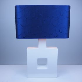€ 98,= & kap 35 cm vanaf € 94,=<br>1 stuk beschikbaar lamp-ceramic-retro-white-with-rectangular-straight-shape-lampshade