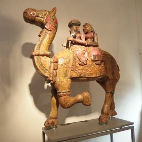 € 795,= (gemonteerd op
tafel) statue-Dhola-Maru-camel-Rajasthan-India-painted-antique