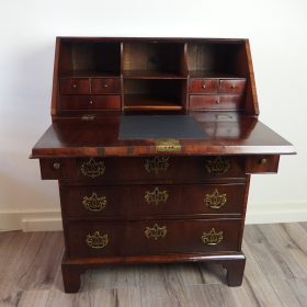 secretaire-mahonie-nederland-antiek-18e-eeuw