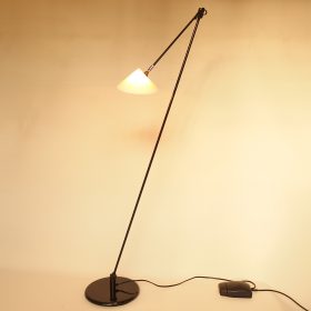 VERKOCHT vloerlamp-metaal-wit-glas-kap-pola-design-jaren-90-vintage