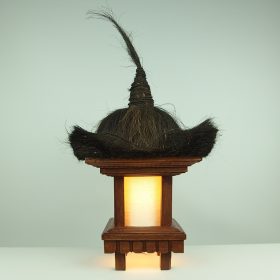 € 282,= (set v 2 stuks) set-wood-temple-lamps-with-pig-hair-1970-vintage